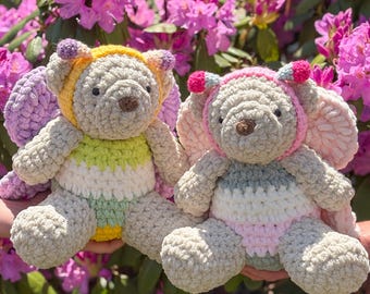 Gehäkelter Schmetterlingsbär – Kuschelig weich und flauschig – Schmetterlingsfee-Plüschtier – Teddybär – Geschenk für Sie – Verspielt für Frühling und Sommer