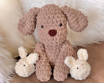 Schlummer-Welpe in Hasen-Hausschuhen - Riesen-Häkelarbeit, weich & flauschig