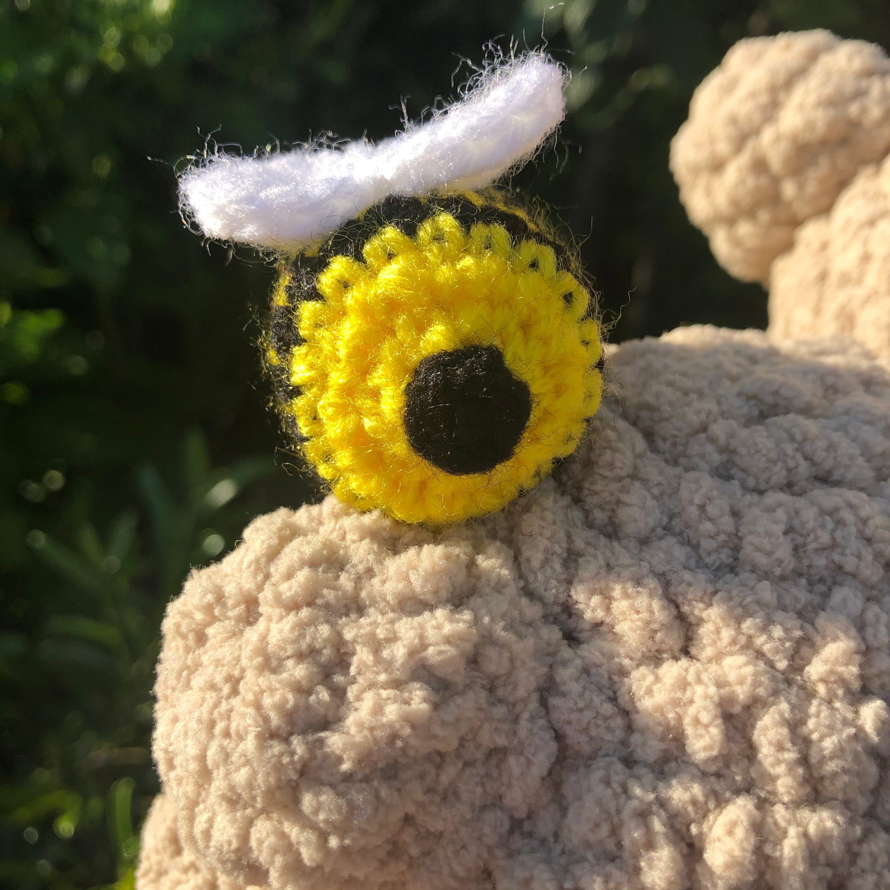 E*i様 ハニーポットちゃんの編みぐるみ◎ sold out]蜂蜜くれなきゃ刺しちゃうぞっ🐝