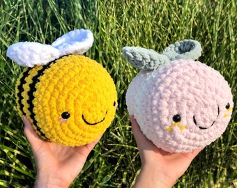 Pluszowa pszczoła trzmiel/truskawkowa gigantyczna miękka i puszysta szydełkowana poduszka Amigurumi - aksamitna szydełkowana poduszka pszczoła - pluszowa pszczoła szydełkowana - truskawkowe różowe pszczoły