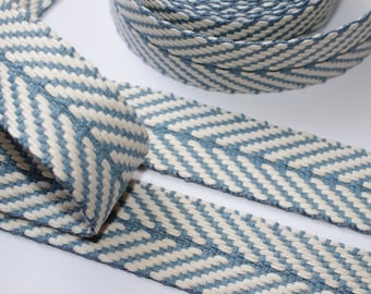 Gurtband Baumwolle Fischgrät jeansblau / natur 40 mm nachhaltig (EUR 4,60/m) Baumwoll-Gurtband recycelt blau Chevron beige