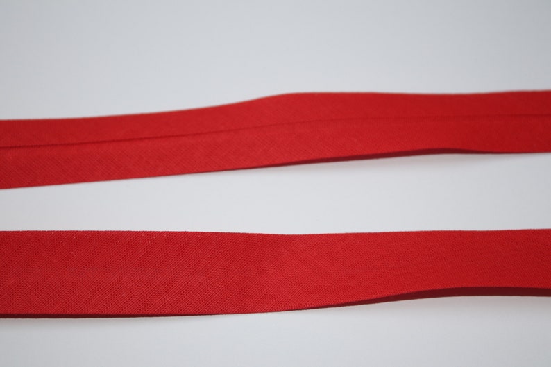 3m Schrägband rot Baumwolle 18 mm ab 3 Meter EUR 1,30/m Baumwoll-Schrägband vorgefalzt gefalzt Bild 1
