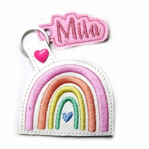 Porte-clés pendentif nom arc-en-ciel porte-clés sac à dos étiquette nominative étiquette de bagage sac d'école cartable personnalisé