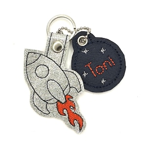 Porte-clés fusée nom pendentif porte-clés sac à dos nom étiquette valise étiquette cartable sac d'école personnalisé