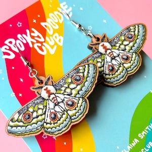 EMPEROR MOTH OORBELLEN - Houten hangoorbellen, Cottagecore-insectensieraden, op de natuur geïnspireerde oorbellen (2 inch)