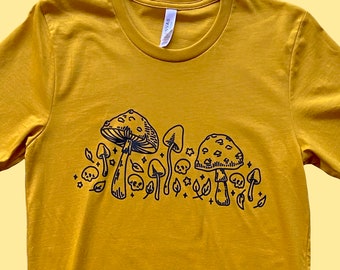 MUSHY SHIRT - Spooky Doodle Club T-shirt - Mushroom Skull Garden