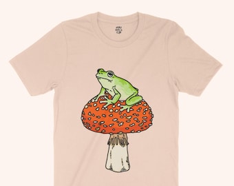 TOADSTOOL SHIRT - Cottagecore Frog Shirt, Toad on Mushroom T-Shirt, Cute Animal Short Sleeve Tee