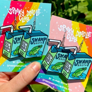 SWAMP BROTH JUICEBOX Ohrringe - Spooky Doodle Club Acryl Ohrringe (2 inch)