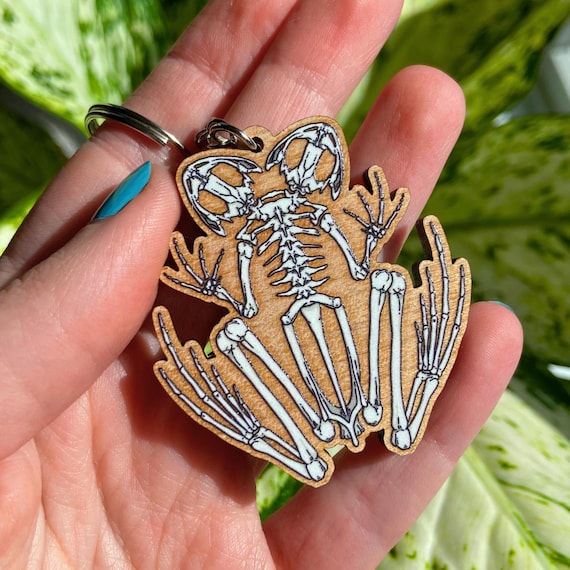 Two-headed Frog Skeleton Keychain – Macabre Horror Gift, Wooden