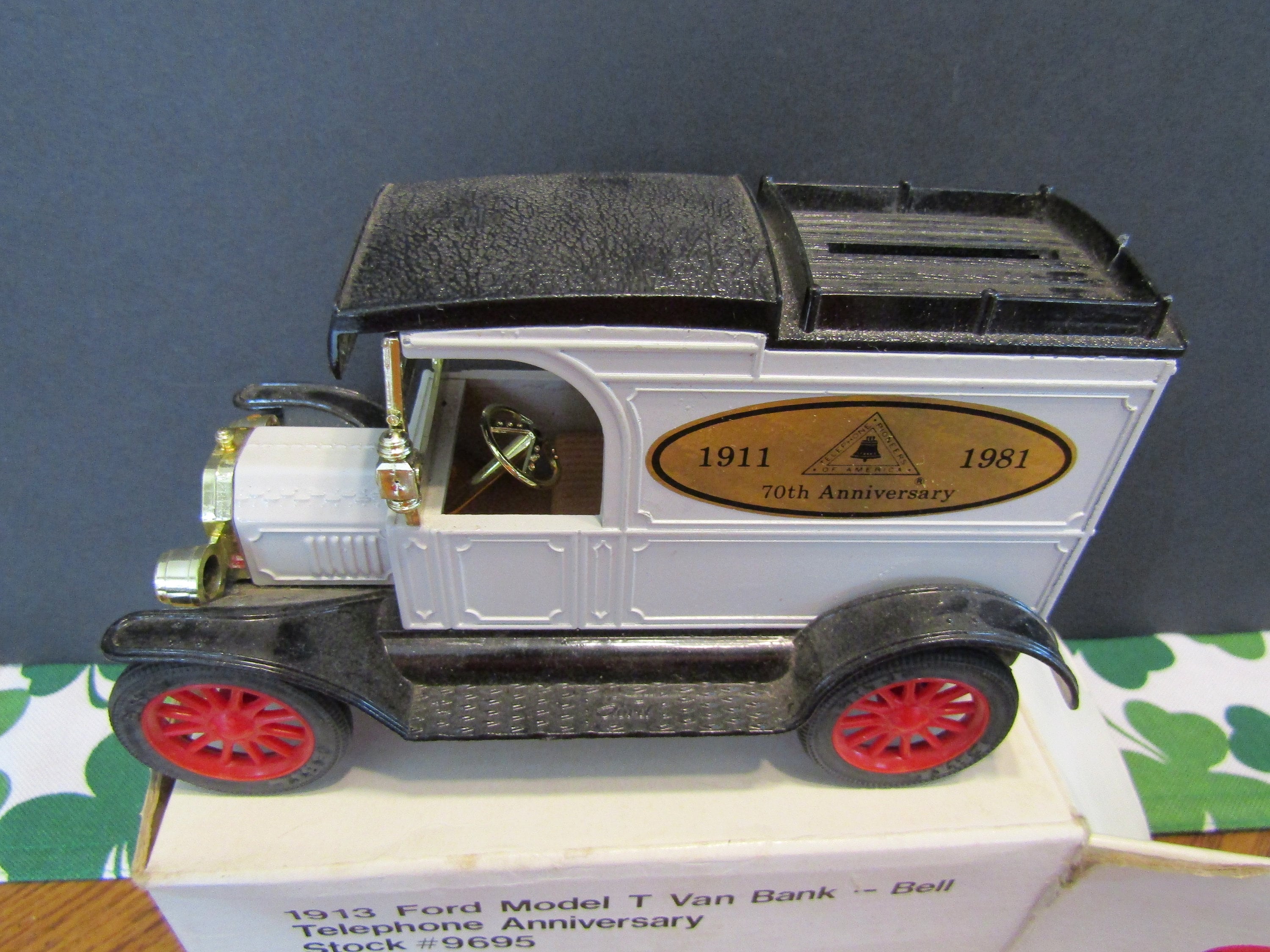 Ertl replica ford 1913 hotsell model t van bank