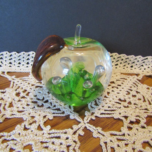 Hand Blown Caithness"Windfall" Apple Paperweight Art Glass (Scotland)