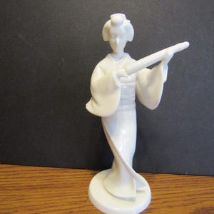 Noritake Bone China Geisha Figurine with Umbrella/Collectible Nippon