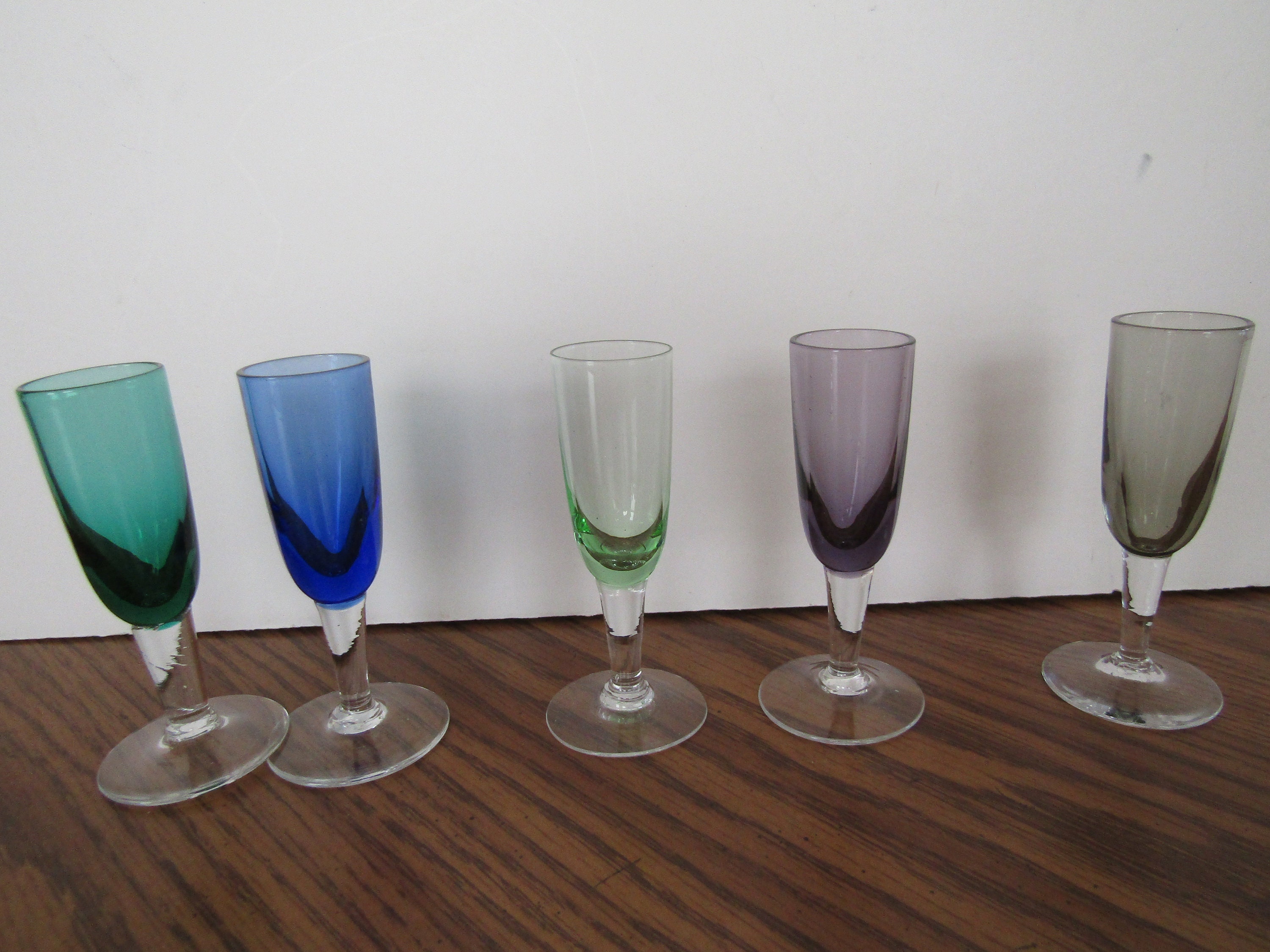 Elegant and Modern Kate Optic Design Wine Glasses - 13 oz Glasses