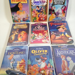 9 Vintage Disney Masterpiece Animated Movies Snow White, Pinocchio & more 0523