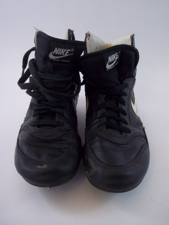 Rare Vintage Nike Strike Force Football 