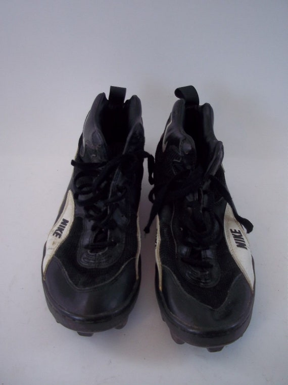football shoes size 11