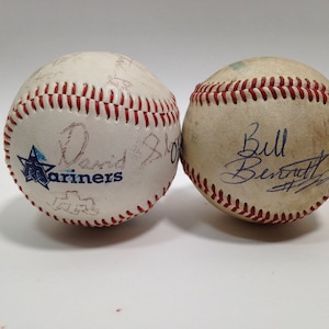 Zwei MLB Signierte Baseball Mariners und eine andere 0422
