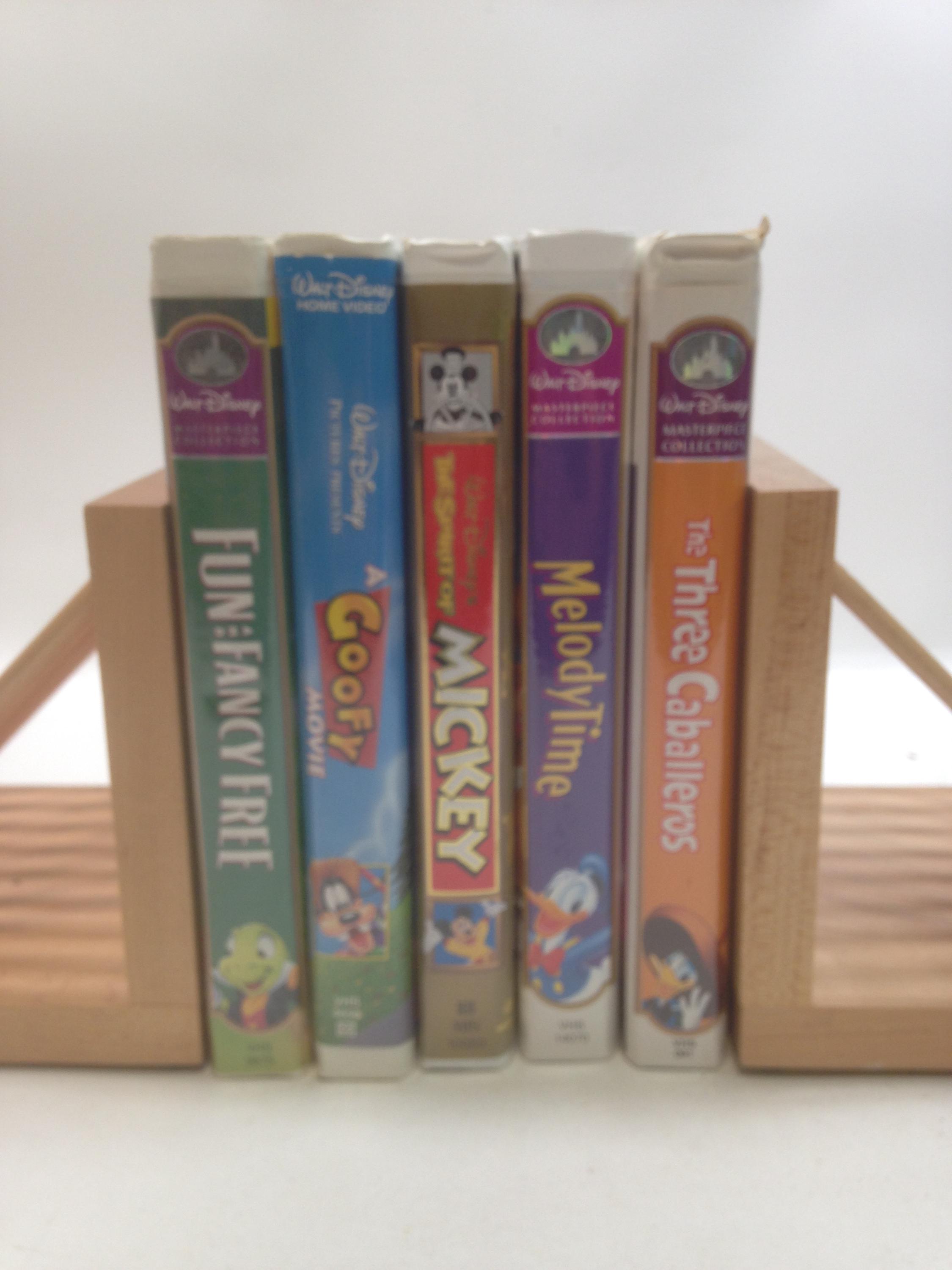 ディズニー ミッキーマウスと仲間たちのアニメ映画と短編 5 本 (VHS
