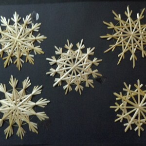 5 straw stars with hanger Lotta set gold yarn image 2