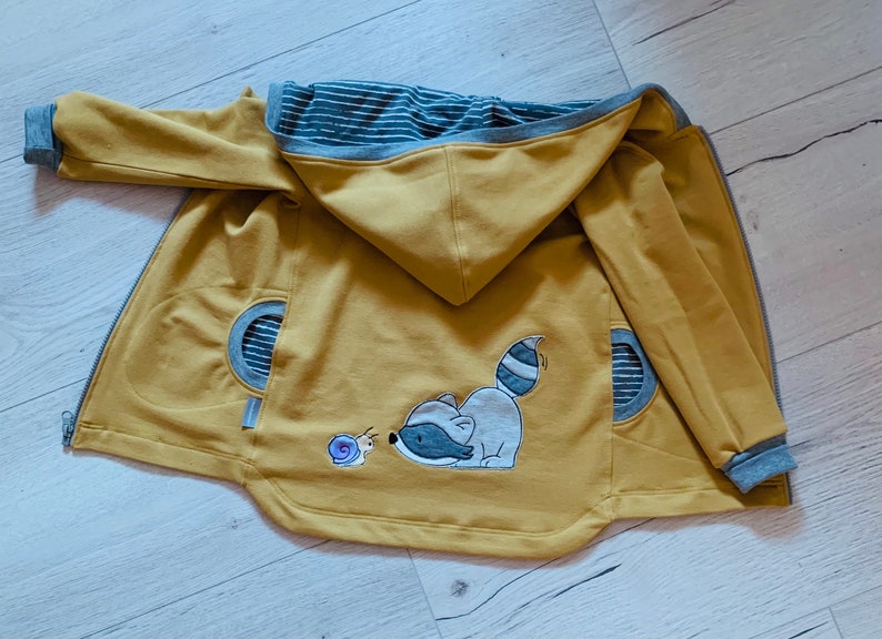 Jacke aus Lammfleece mit Applikation, Wunschfarbe und motiv Bild 7