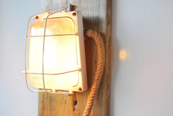 Duży Kinkiet Industrialny Z Lampy Przemysłowej I Starej Deski Etsy