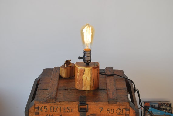 Drewniana Lampa Edison Ze Starej Akacji Czarna Oprawka Z Etsy