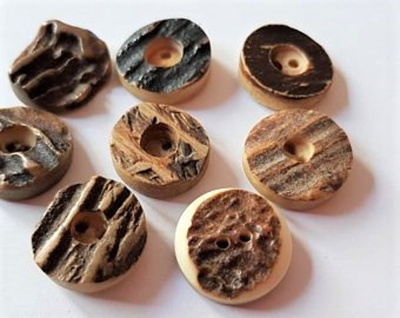 7 brown real deer horn nous 18 mm buttons Convolut HH80m