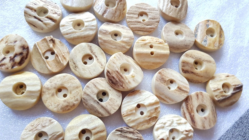 6 beige Brown real deer horn 23 mm Buttons Rustic House HH29h