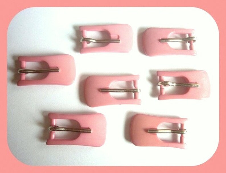 2 Pink buckles 3.5 x 1.7 cm 107