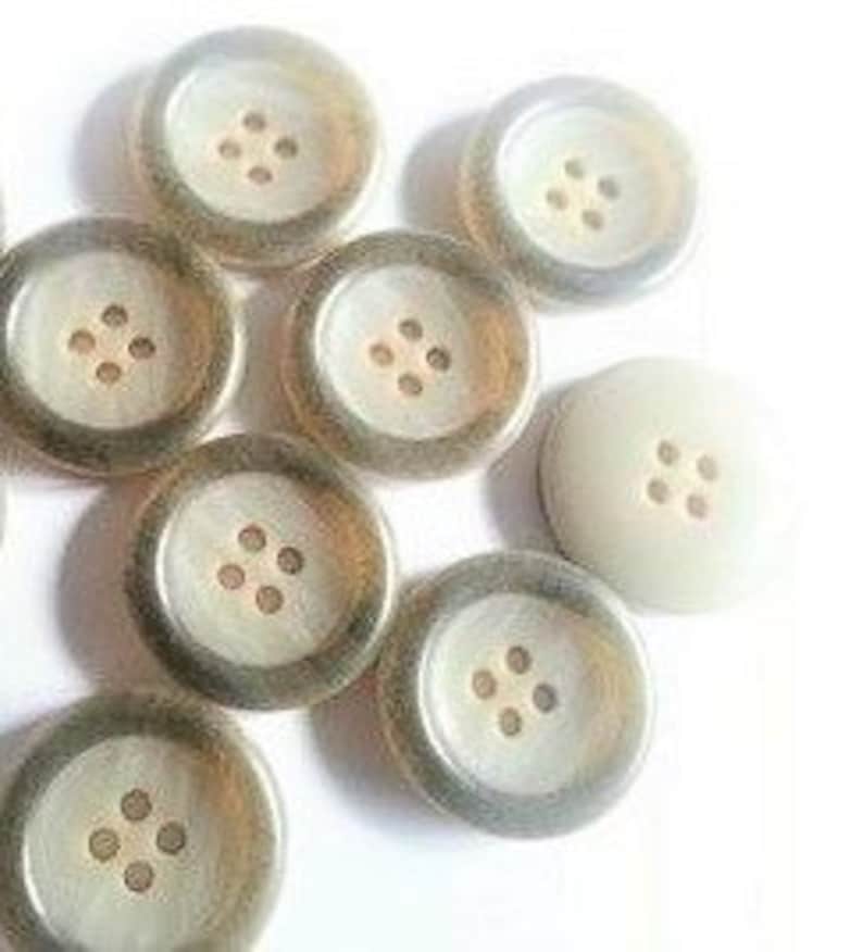 CHOOSE 8 brown buttons of 20 mm K282b