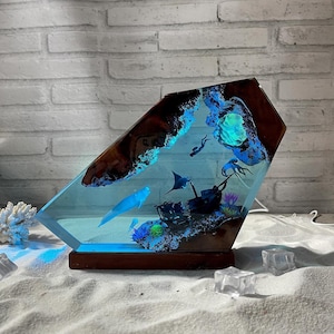 Ocean Resin Lamp with Beluga, Diver & Shipwreck | Handmade Diorama | Underwater Sea Scene with Octopus Stingray