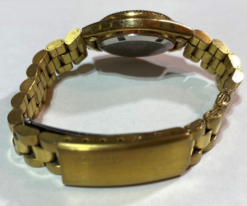 citizen quartz watch gold vintage