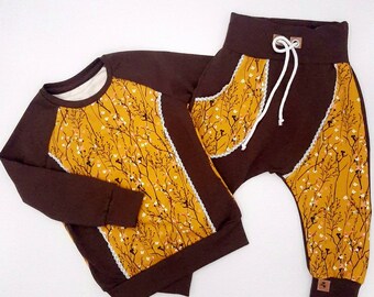 Set: Pulli und Hose Blumen gelb braun Wunschgröße 56 - 98