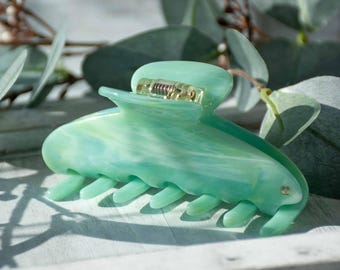 Oval Claw in Jadeite Marbled All Acetate Hair Claw | Medium Hair Claw | Strong Hair Claw | Eco Friendly Hair Claw | Green Hair Clip