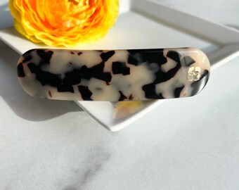 Oval French Barrette in Blonde Tortoise | Tortoiseshell Resin Acetate Hair Clip Non-Slip