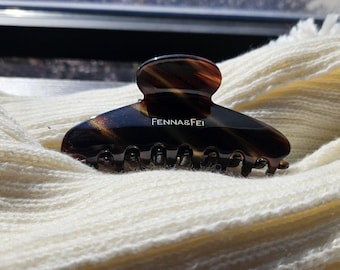 Oval Claw in Tiger's Eye - All Acetate Hair Claw