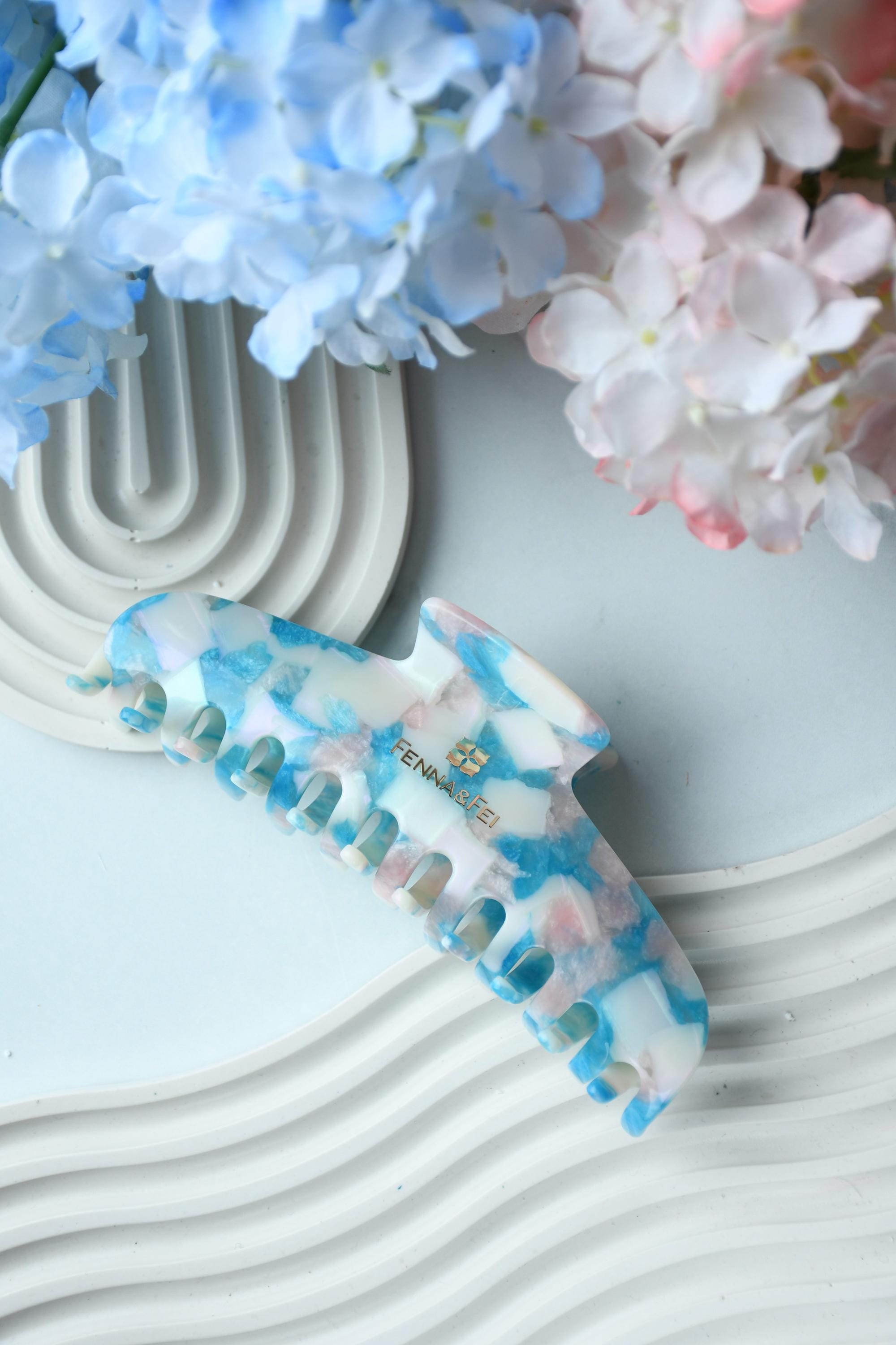 Glamour Grip XL Claw in Blue Beryl | Blue White Pink Shimmer
