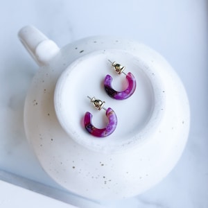 Huggie Hoops In The Canyon Collection Cellulose Acetate Resin Gemstone Hoop Earrings 925 Sterling Silver Posts Violet
