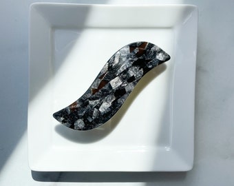 Wave Barrette in Pebble | Black and Gray Stone Acetate Tortoise Shell Hair Clip Non Slip