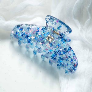 Mini griffes Glamour Grip en Bleu 90&#39;s Stardust | Petite barrette à cheveux en acétate, écaille de tortue, Italie