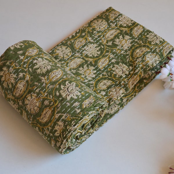 Nouvelle collection !! Matelassage kantha fait main imprimé floral vert bagru, courtepointe kantha en coton cousue, couverture indienne grande taille Kantha Gudri