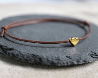 Leder Armband mit Herz in gold, Freundschaftsarmband, Braut, Trauzeugin, Geschenk