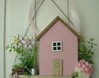 Rosa Holz Haus mit Blumen Sommerlicher Türhänger Wanddeko Blumenkasten Herz Welcome Home Zum Einzug oder Muttertag Geschenk