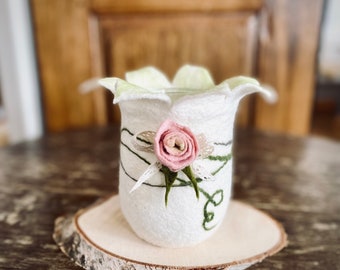 Felt lantern romantic rose