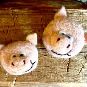 felt brooch lucky pig 139