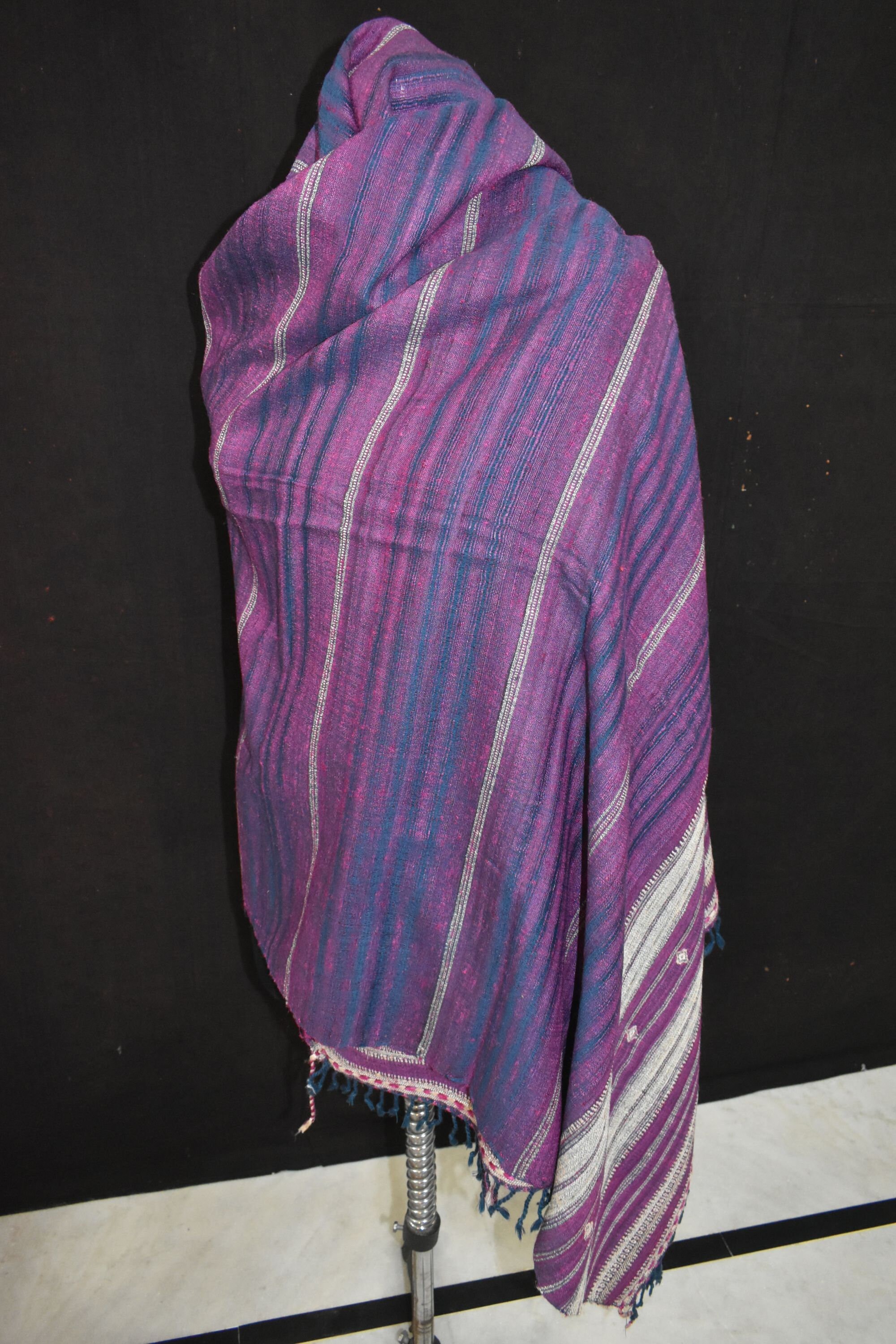 woolen shawl design in hindi