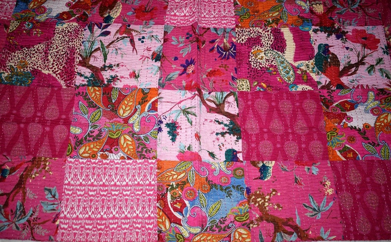 Kantha Quilt Handmade Indian Cotton Bedspread Upcycled Bedding Throw Pink patchwork bed cover Gudari Bedding Throw,