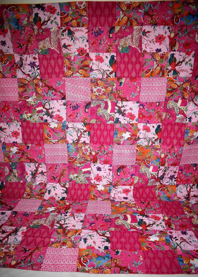 Kantha Quilt Handmade Indian Cotton Bedspread Upcycled Bedding Throw Pink patchwork bed cover Gudari Bedding Throw,