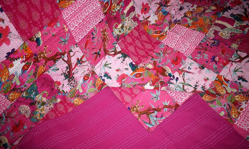 Kantha Quilt Handmade Indian Cotton Bedspread Upcycled Bedding Throw Pink patchwork bed cover Gudari Bedding Throw,