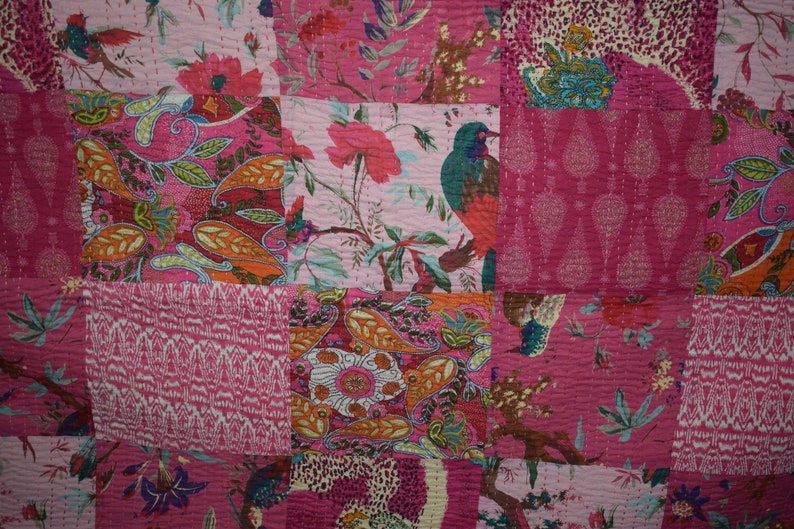Kantha Quilt Handmade Indian Cotton Bedspread Upcycled Bedding Throw Pink patchwork bed cover Gudari Bedding Throw,